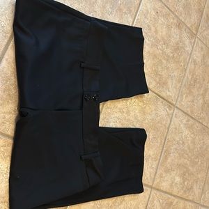 Maurice’s woman’s black dress capris size  15/16. Like new.